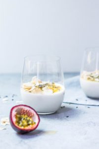 Läs mer om artikeln Animalisk eller växtbaserad yoghurt?